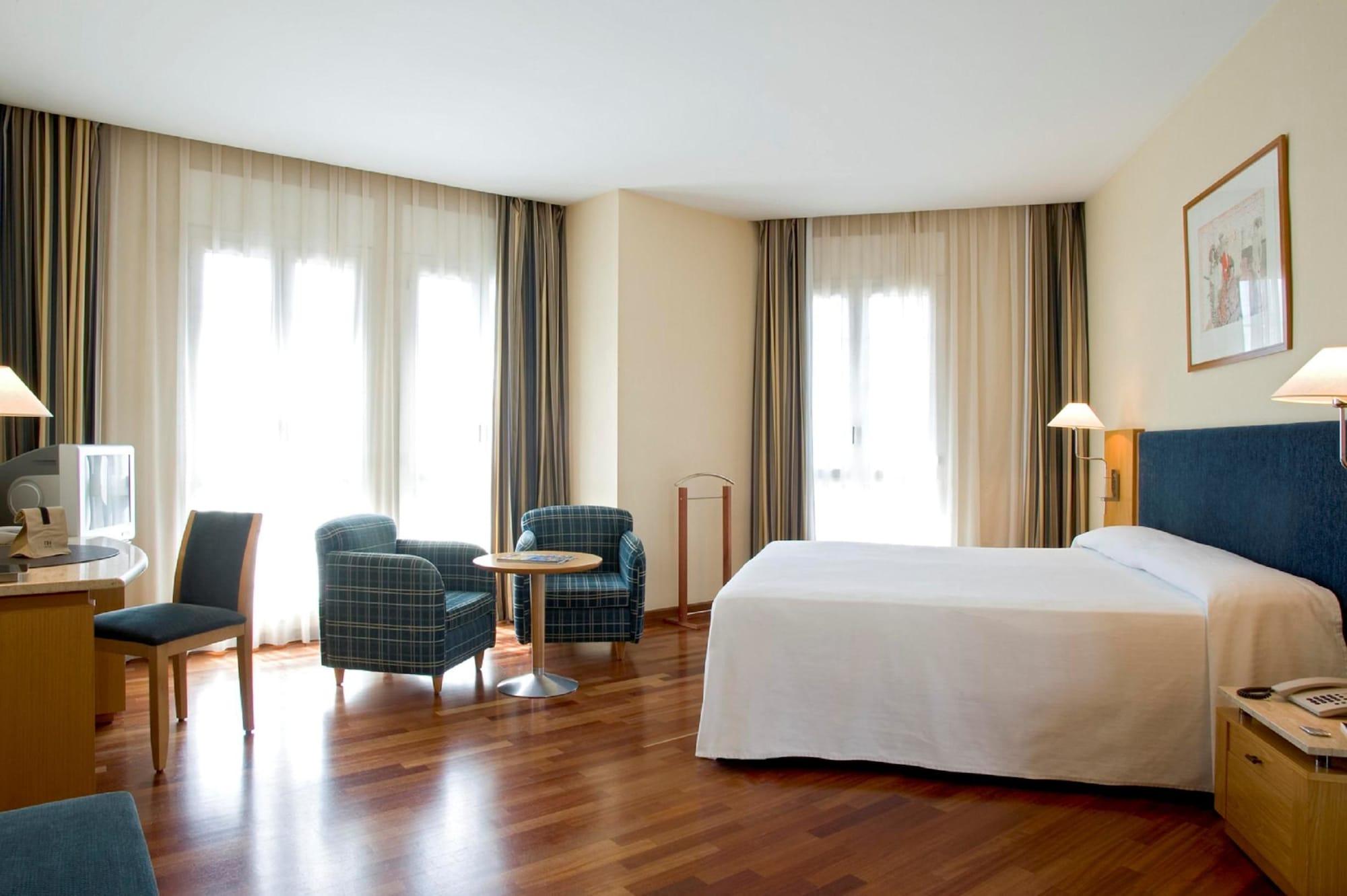 Urh Ciutat De Mataro Hotel Exterior photo