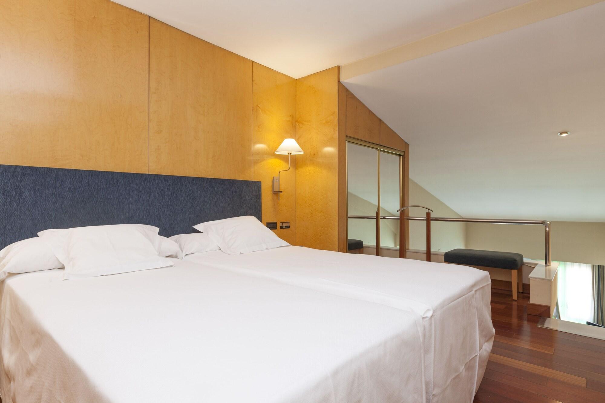 Urh Ciutat De Mataro Hotel Exterior photo