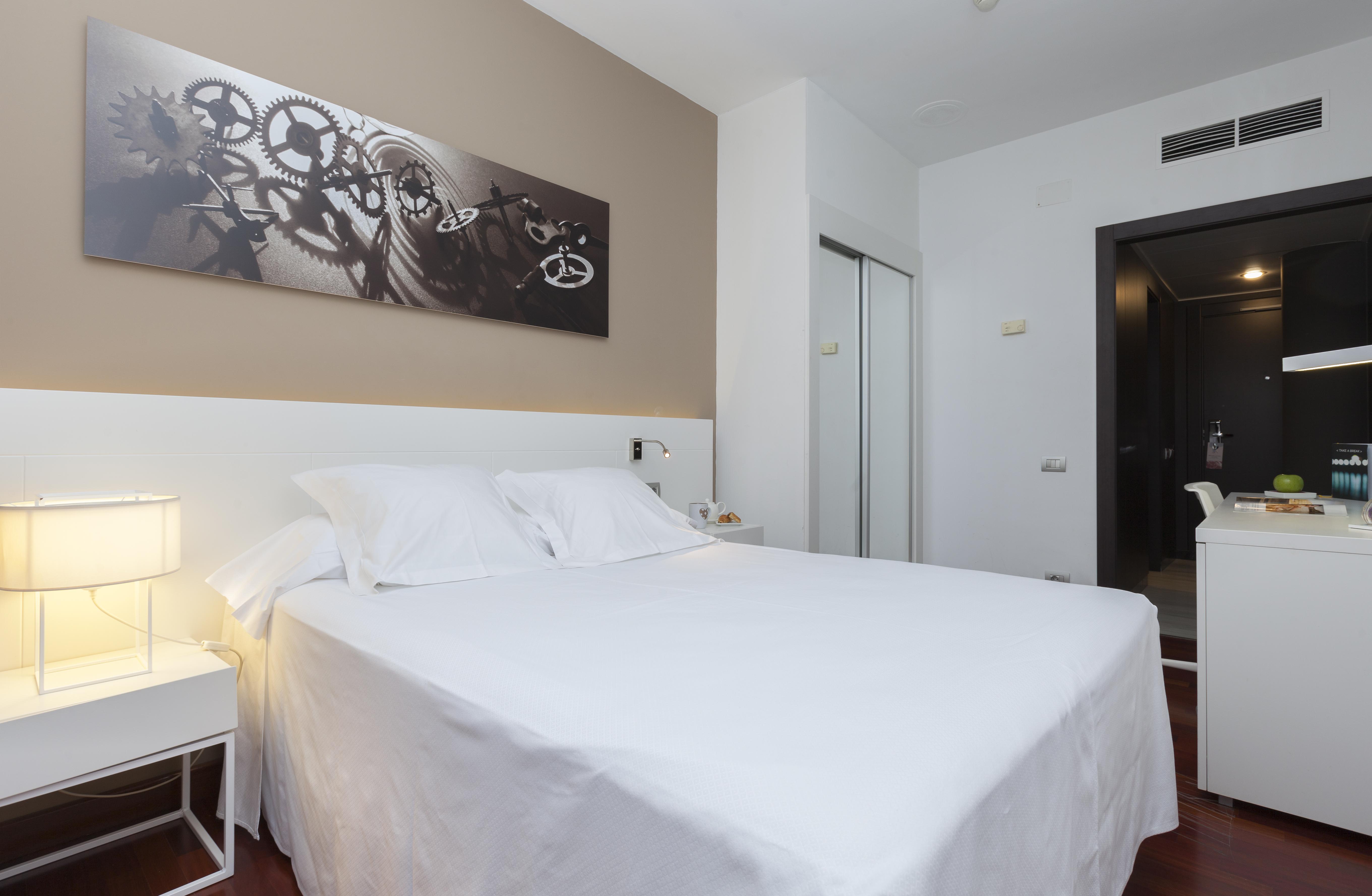 Urh Ciutat De Mataro Hotel Exterior photo